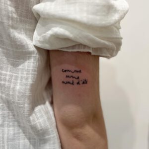 Tattoo letra escrita a mano